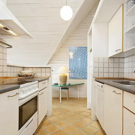 10 Person In Bl Vand * Blåvand